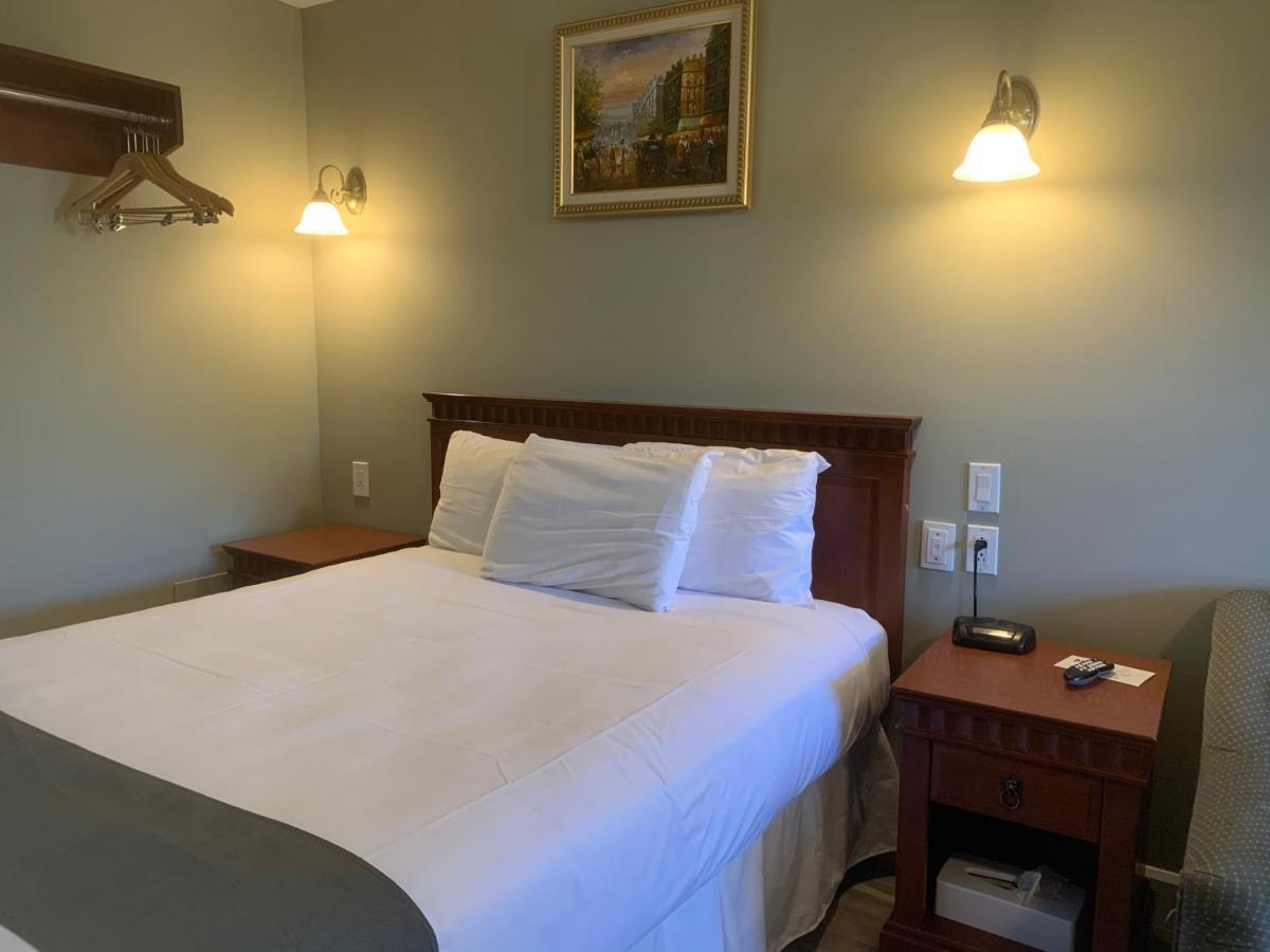 Hotel And Suites Les Laurentides Saint-Sauveur-des-Monts Eksteriør billede